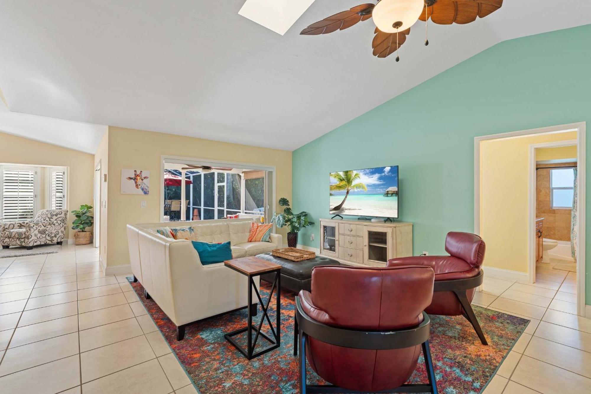 Pet Friendly Pool Home In River Reach Of Naples Fl 외부 사진